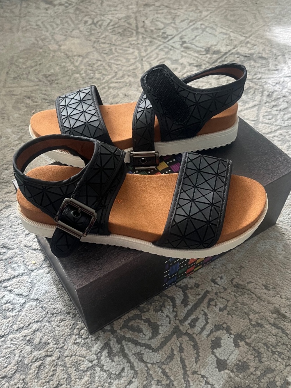 Bernie Mev Black Sandals Size 37 US 6.5–7 Comfort Lightweight New in Box